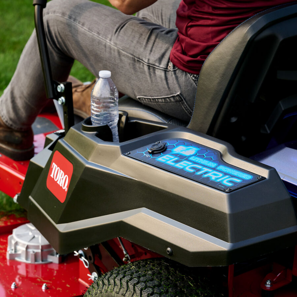Toro 60V MAX TimeCutter 42 in. Zero Turn Mower with (4) 10.0Ah Batteries and Charger | 75841 | Main Street Mower | Winter Garden | Clermont | Ocala